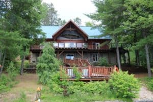 Log cottage rental at lake Quebec