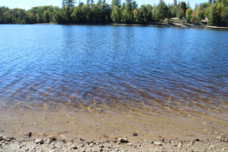 shallow entry beach Quebec cottage rental