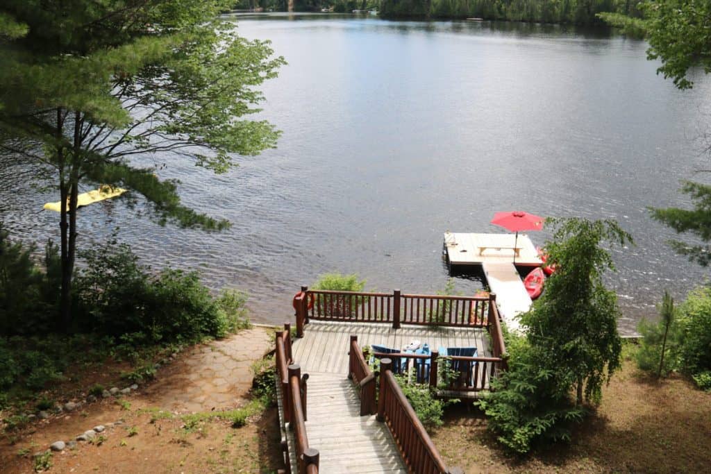 lake and dock cottage rental Ottawa