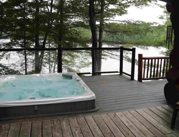 hot tub family cottage rental quebec